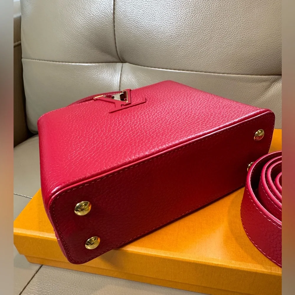 Louis Vuitton Capucines Mini Scarlet - Picture 7 of 12